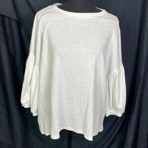 LAST ONE! NWT Gilli white oversized puff sleeve top women’s M